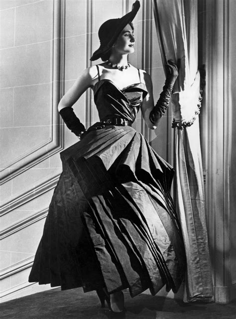 how christian dior influence the fashion industry|why is Dior famous.